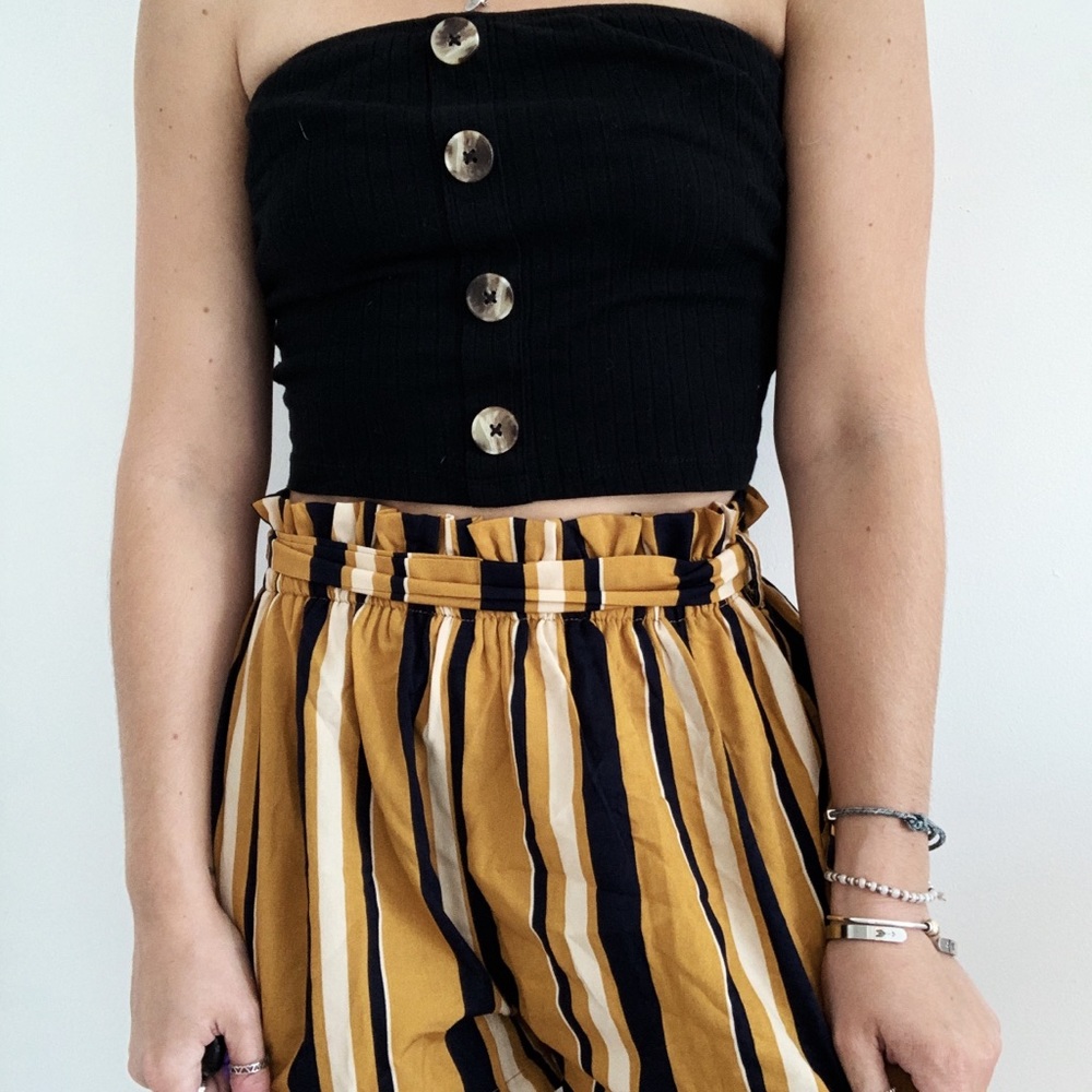 Black and yellow shorts set